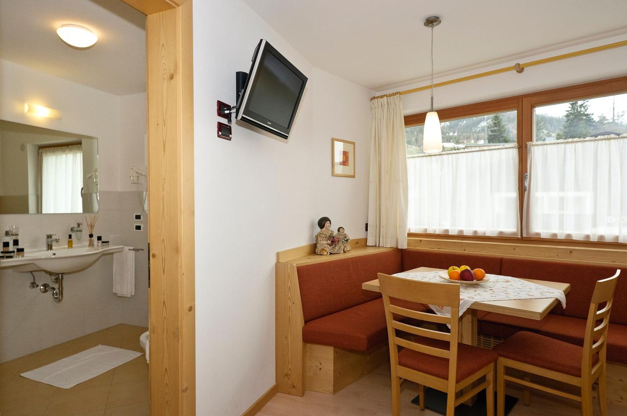 Residence Ciasa Mirasas บาเดีย ห้อง รูปภาพ